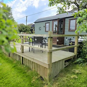 The Hut In The Orchard @ Yorecroft Aysgarth